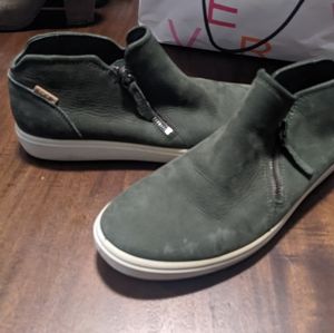 Ecco olive leather sneakers